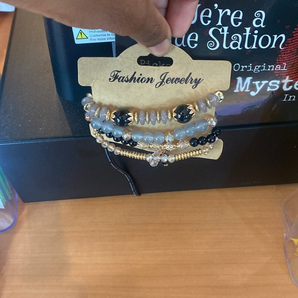 Stacked bracelets - Picture 3 of 3